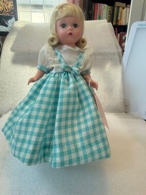 2001 Vintage MADAME ALEXANDER PLAYDATE WENDY DOLL 34620